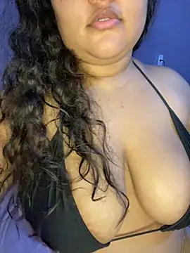 Snapshot of qxmila1 chatting on 10.28.25 qxmila1 online show from 10.28.25