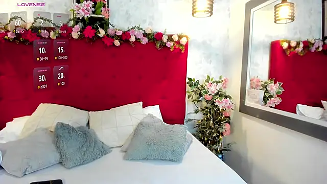 SarahEscobarr online show from 09.23.25