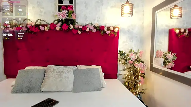 SarahEscobarr online show from 09.25.25