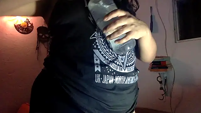 Snapshot of indomitaFox chatting on 10.10.25 indomitaFox online show from 10.10.25