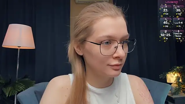 Snapshot of MerciaGaler chatting on 11.09.25 MerciaGaler online show from 11.09.25