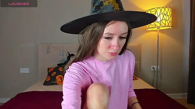 cutienaughtygirl online show from 10.25.25