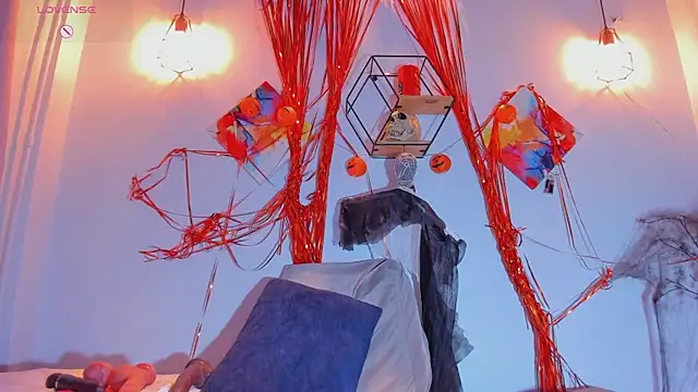 Karlaliones69 online show from 10.31.25