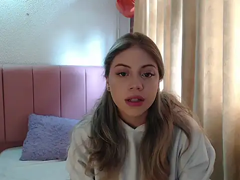 Snapshot of Alaina_Blessed chatting on 10.13.25 Alaina Blessed online show from 10.13.25