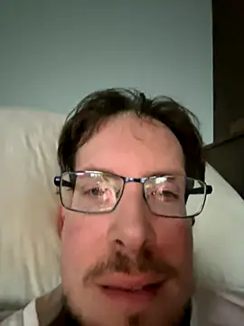 Snapshot of JJG327 chatting on 10.28.25 JJG327 online show from 10.28.25