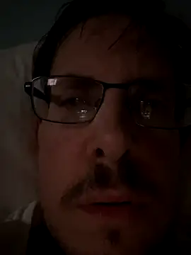 Snapshot of JJG327 chatting on 11.18.25 JJG327 online show from 11.18.25