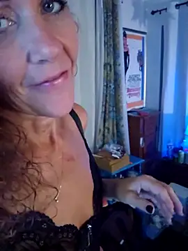 PhynneNicole online show from 11.06.25