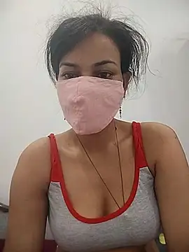 Snapshot of Miss-0012 chatting on 10.17.25 Miss-0012 online show from 10.17.25