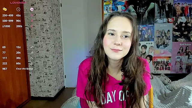 Snapshot of LucyRose3 chatting on 10.23.25 LucyRose3 online show from 10.23.25