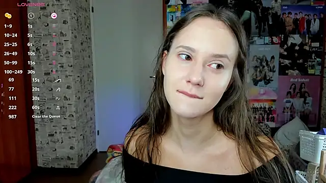 Snapshot of LucyRose3 chatting on 10.31.25 LucyRose3 online show from 10.31.25