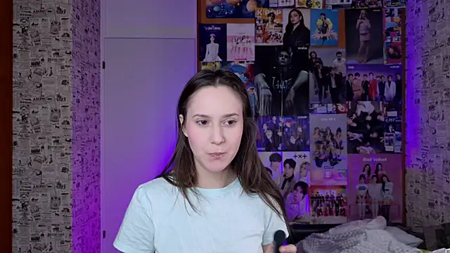 Snapshot of LucyRose3 chatting on 12.03.25 LucyRose3 online show from 12.03.25