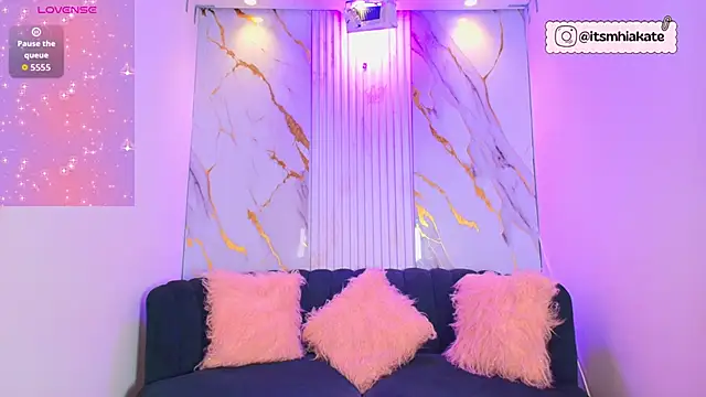 Snapshot of Mhiaa_Sweet chatting on 11.06.25 Mhiaa Sweet online show from 11.06.25