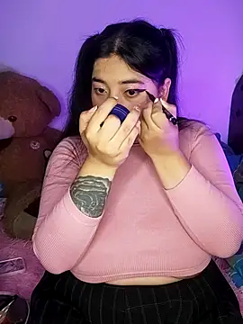 Snapshot of kittenFreyja_ chatting on 09.23.25 kittenFreyja  online show from 09.23.25