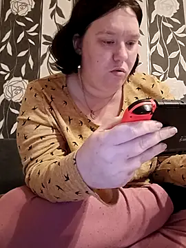 Snapshot of Feuchtekitty92@xh chatting on 11.06.25 Feuchtekitty92xh online show from 11.06.25