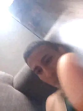 Snapshot of Davig4 chatting on 10.11.25 Davig4 online show from 10.11.25