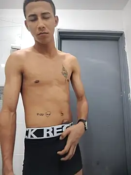 Snapshot of Davig4 chatting on 10.21.25 Davig4 online show from 10.21.25