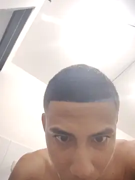 Snapshot of Davig4 chatting on 10.25.25 Davig4 online show from 10.25.25