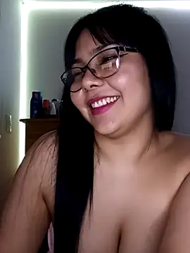 Snapshot of soo2303 chatting on 09.19.25 soo2303 online show from 09.19.25