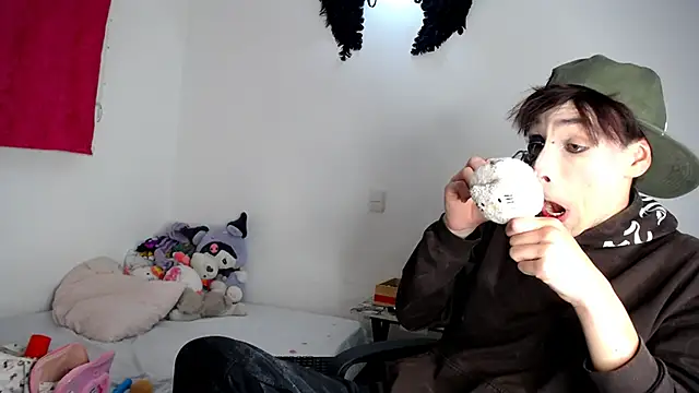 lucky stricke online show from 10.25.25