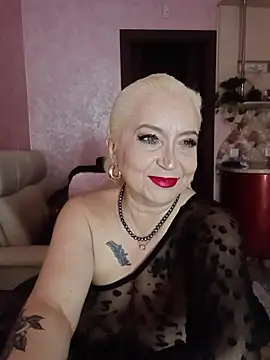 SquirtMilf00 online show from 09.25.25