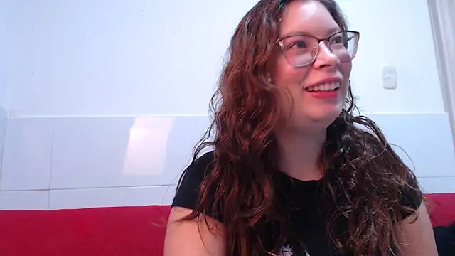 zoewhite2 online show from 10.25.25