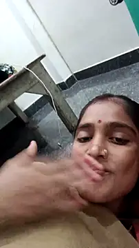 Snapshot of Guriya0076 chatting on 09.08.25 Guriya0076 online show from 09.08.25