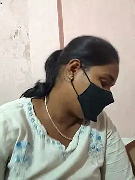 Snapshot of Priyathegirl chatting on 09.10.25 Priyathegirl online show from 09.10.25