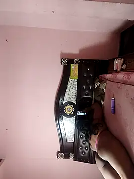 Snapshot of Priyathegirl chatting on 11.04.25 Priyathegirl online show from 11.04.25