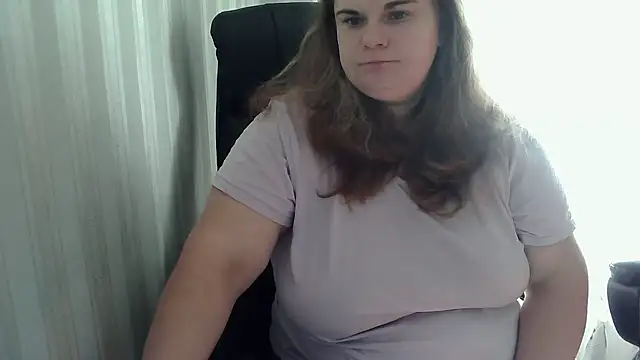 Snapshot of HollyXEva chatting on 09.22.25 HollyXEva online show from 09.22.25