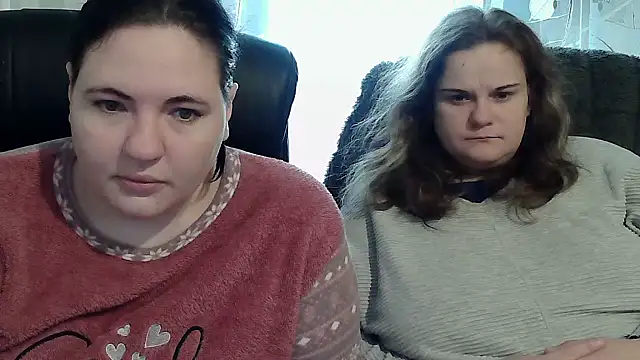 Snapshot of HollyXEva chatting on 10.01.25 HollyXEva online show from 10.01.25