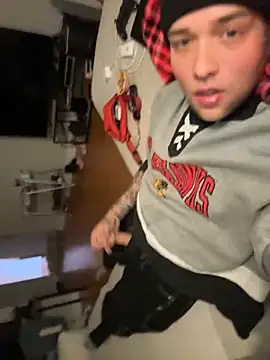 Snapshot of robin_bones chatting on 09.25.25 robin bones online show from 09.25.25