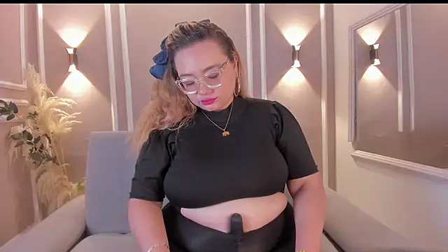 Snapshot of Amber_bunnyx chatting on 09.30.25 Amber bunnyx online show from 09.30.25