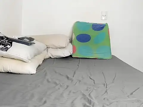 Snapshot of Master_Leonardo chatting on 10.13.25 Master Leonardo online show from 10.13.25