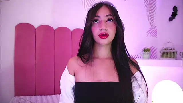 charlotterusso online show from 10.10.25