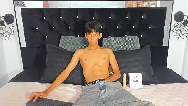 Sebas cat online show from 10.12.25