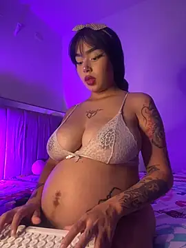 Snapshot of lucialauper_ chatting on 10.12.25 lucialauper  online show from 10.12.25