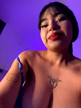 Snapshot of lucialauper_ chatting on 10.19.25 lucialauper  online show from 10.19.25