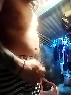 Snapshot of Karalxxx chatting on 10.31.25 Karalxxx online show from 10.31.25