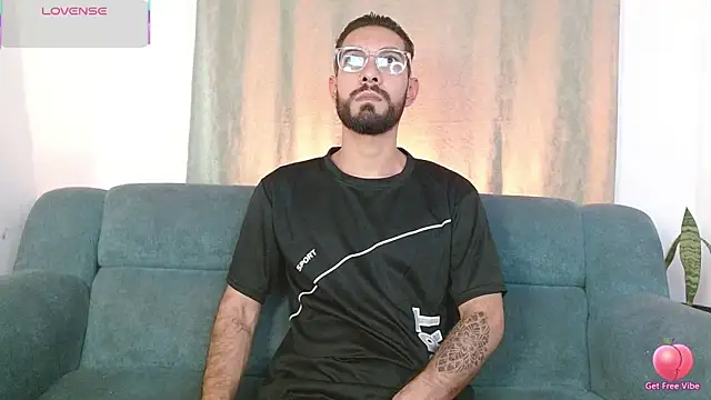 Snapshot of ReyPablo1 chatting on 10.03.25 ReyPablo1 online show from 10.03.25