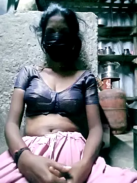 Snapshot of Tamilauntyhot chatting on 09.11.25 Tamilauntyhot online show from 09.11.25