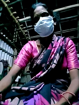 Snapshot of Tamilauntyhot chatting on 09.15.25 Tamilauntyhot online show from 09.15.25