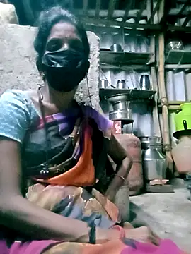 Snapshot of Tamilauntyhot chatting on 09.17.25 Tamilauntyhot online show from 09.17.25