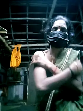 Snapshot of Tamilauntyhot chatting on 10.08.25 Tamilauntyhot online show from 10.08.25