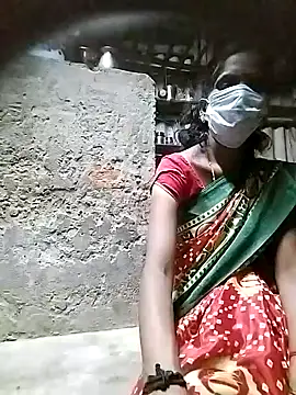 Snapshot of Tamilauntyhot chatting on 10.24.25 Tamilauntyhot online show from 10.24.25