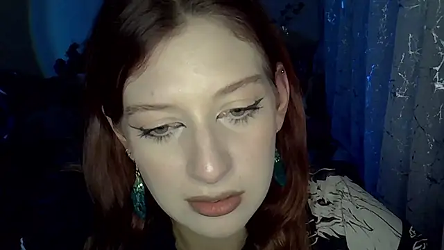 Lily Ember online show from 11.11.25