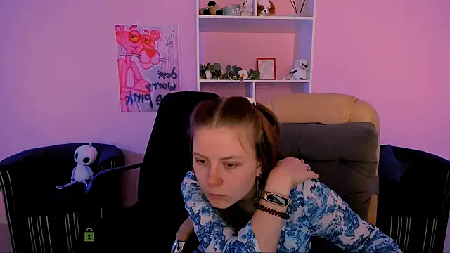 Snapshot of foxy_tease_ chatting on 09.19.25 foxy tease online show from 09.19.25