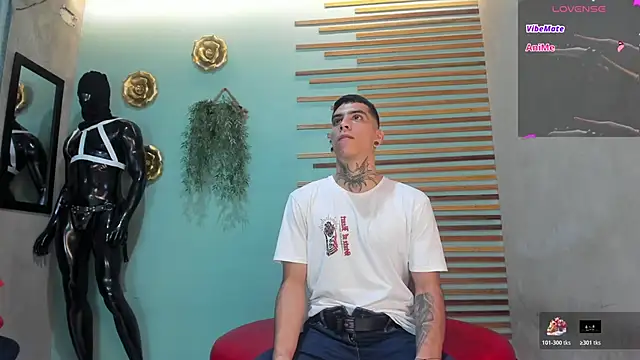 Snapshot of jharol_cardonaa chatting on 11.12.25 jharol cardonaa online show from 11.12.25