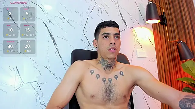 Snapshot of jharol_cardonaa chatting on 11.22.25 jharol cardonaa online show from 11.22.25