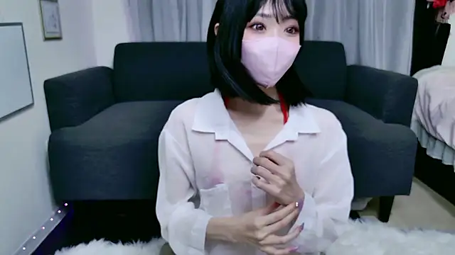 Snapshot of momochan_777 chatting on 10.17.25 momochan 777 online show from 10.17.25