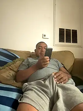 Snapshot of julio_p chatting on 09.18.25 julio p online show from 09.18.25